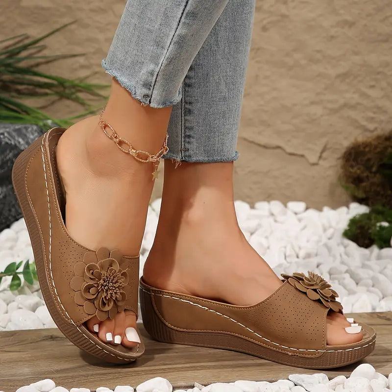 Belle™ - Orthopädische Sandalen mit Blumenmuster